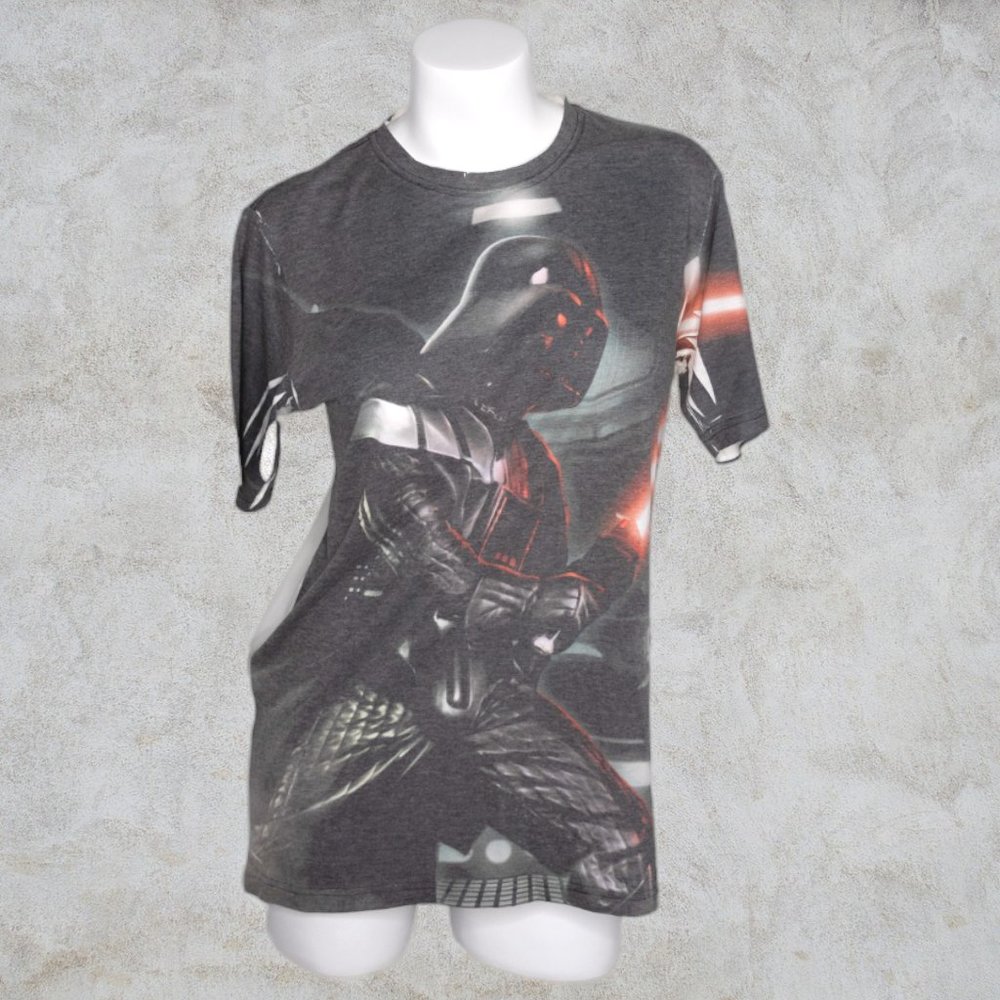 Star Wars Darth Vader Fifth Sun Faded Style Bright Lightsaber Medium T-Shirt